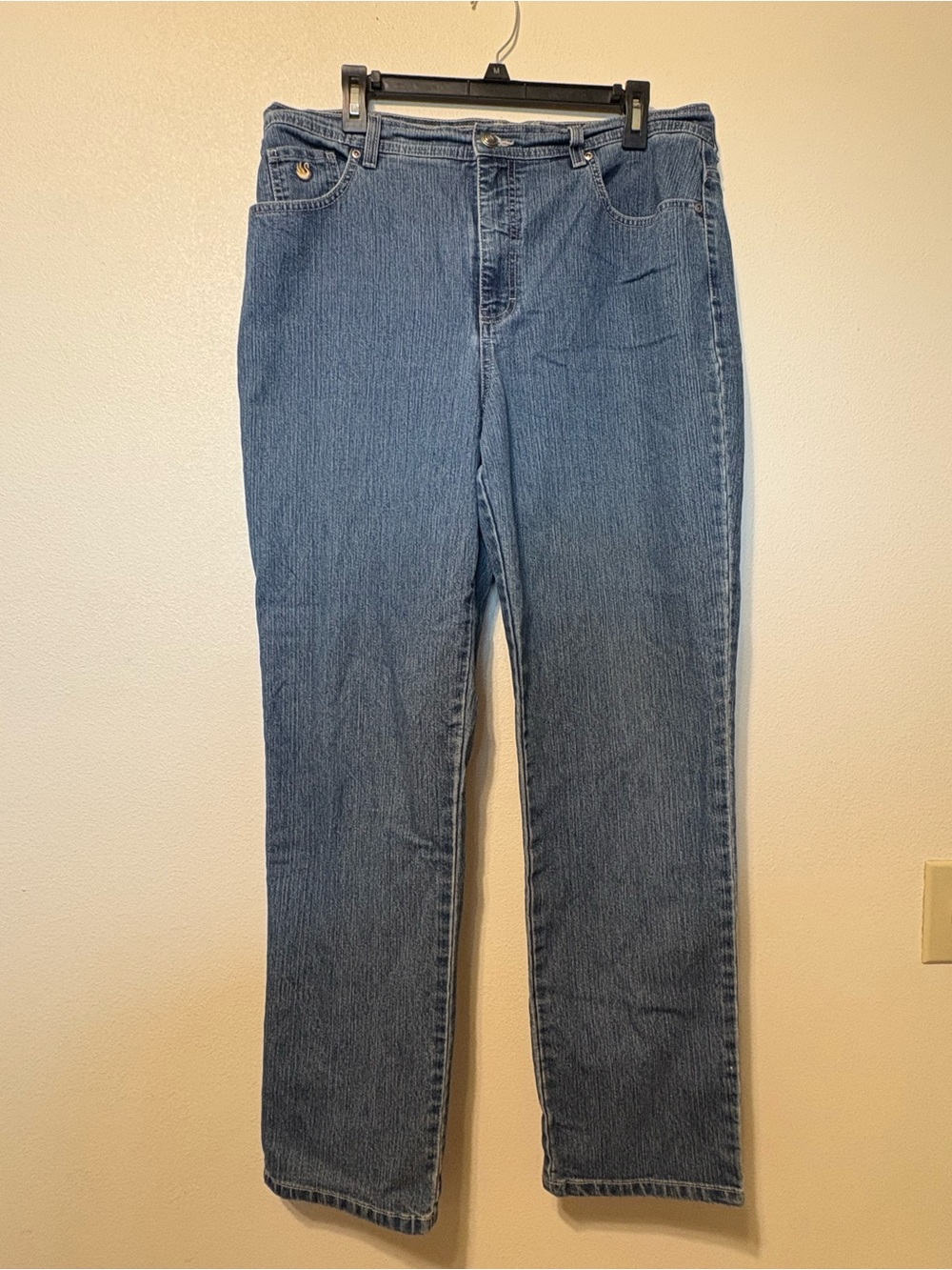 Gloria Vanderbilt High-Rise Straight-Leg Jeans in Medium Blue